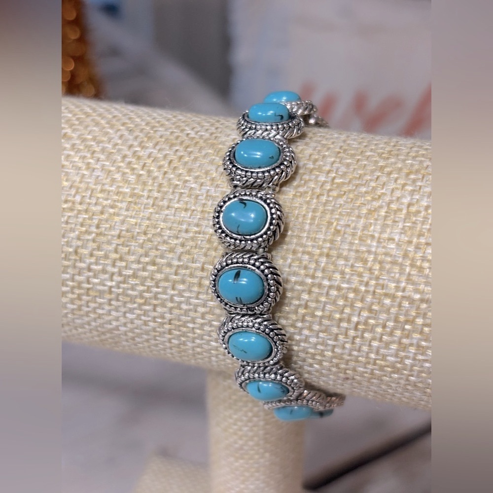 Vintage Silver Tone & Turquoise Stretch Southweastern Bracelet. Boho Women’s OS